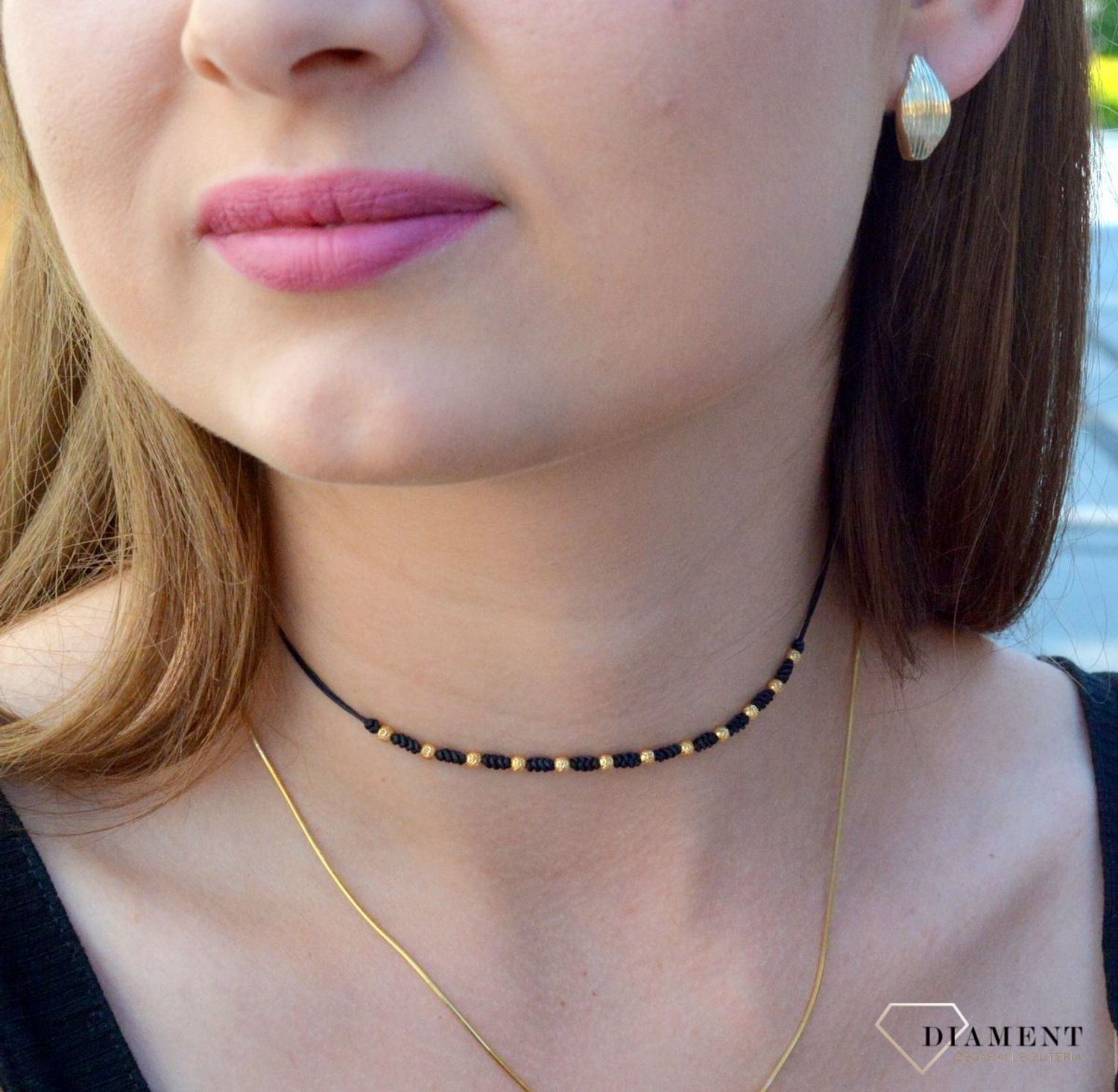 Kolczyki złote 333 grawerowane z zapięciem angielskim KL 7357 333. Kolczyki złote grawerowane. Złote kolczyki damskie. Kolczyki próby 333. Kolczyki złote klasyczne. Kolczyki idealne na prezent. Kolczyki dla ukochanej..jpg